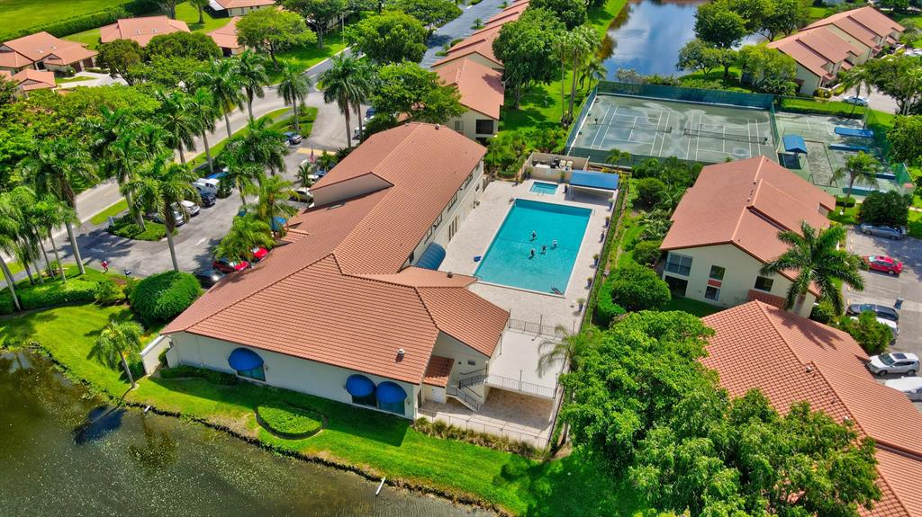 10812 Lake Palm Lane Unit: 201