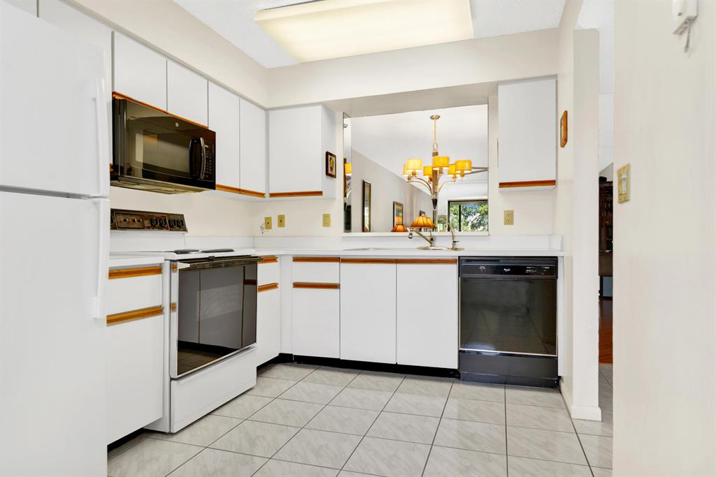 6241 Pointe Regal Circle Unit: 305