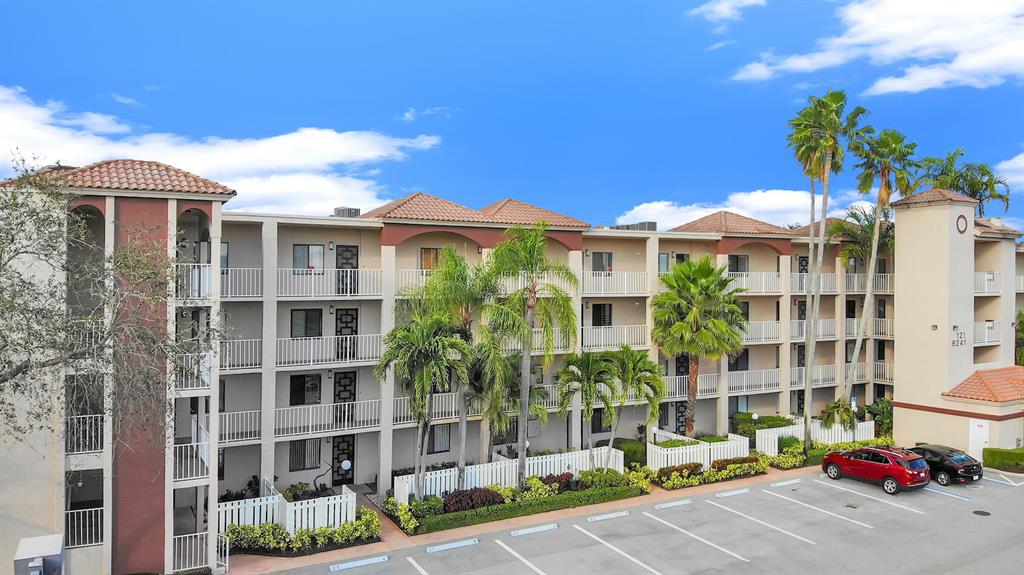6241 Pointe Regal Circle Unit: 305