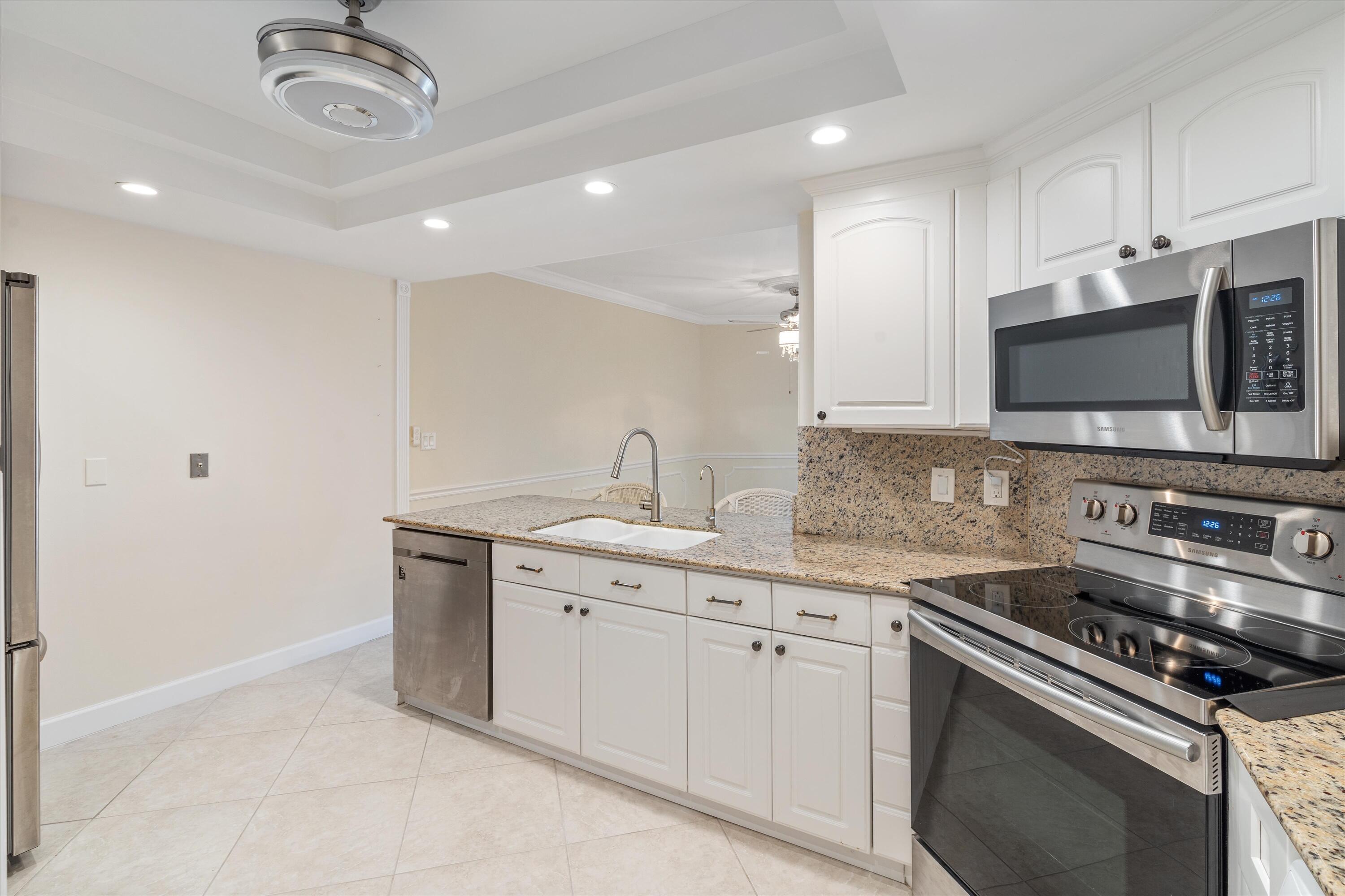 86 Macfarlane Drive Unit: 8h