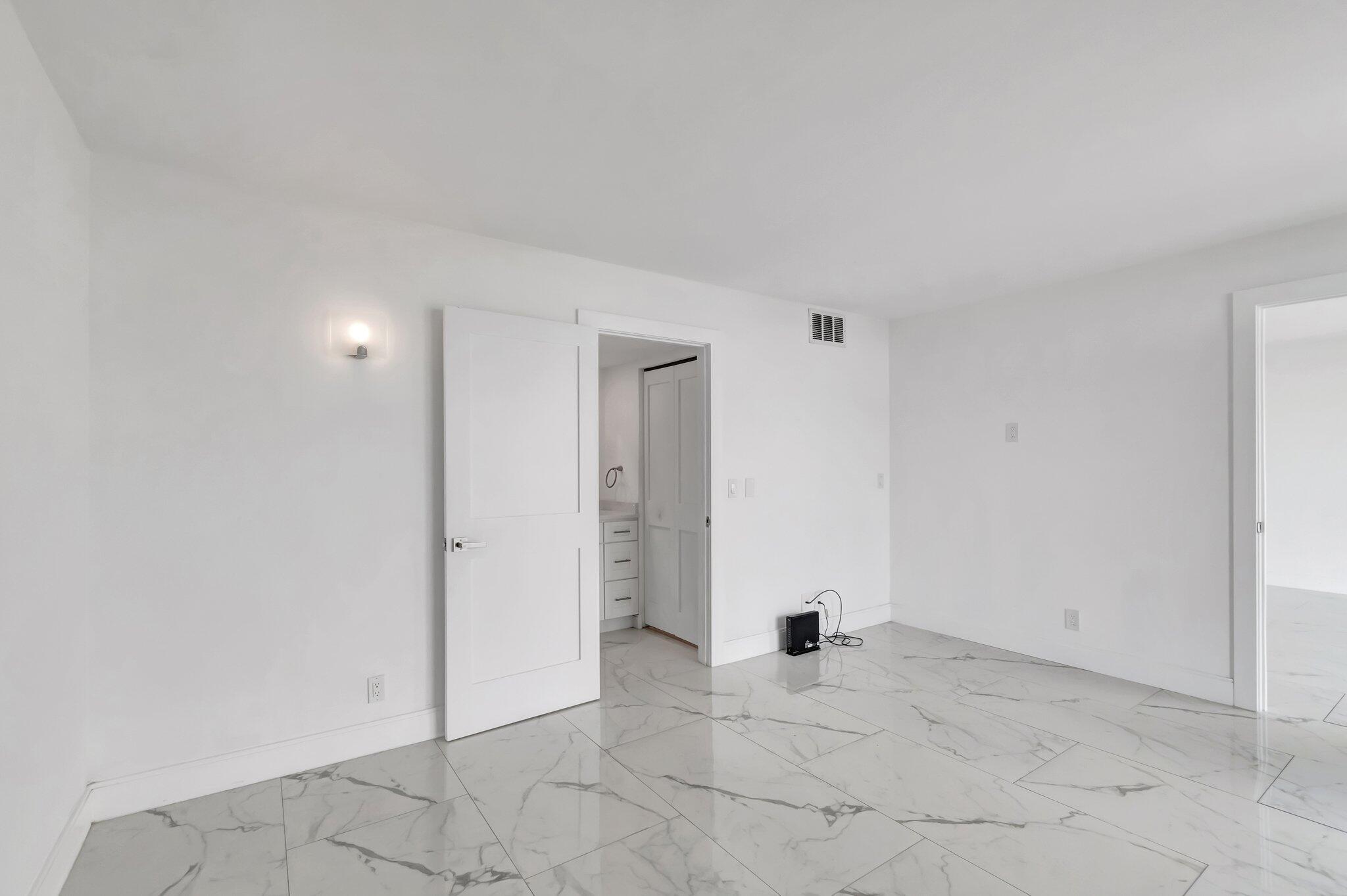 2400 Presidential Way 1903