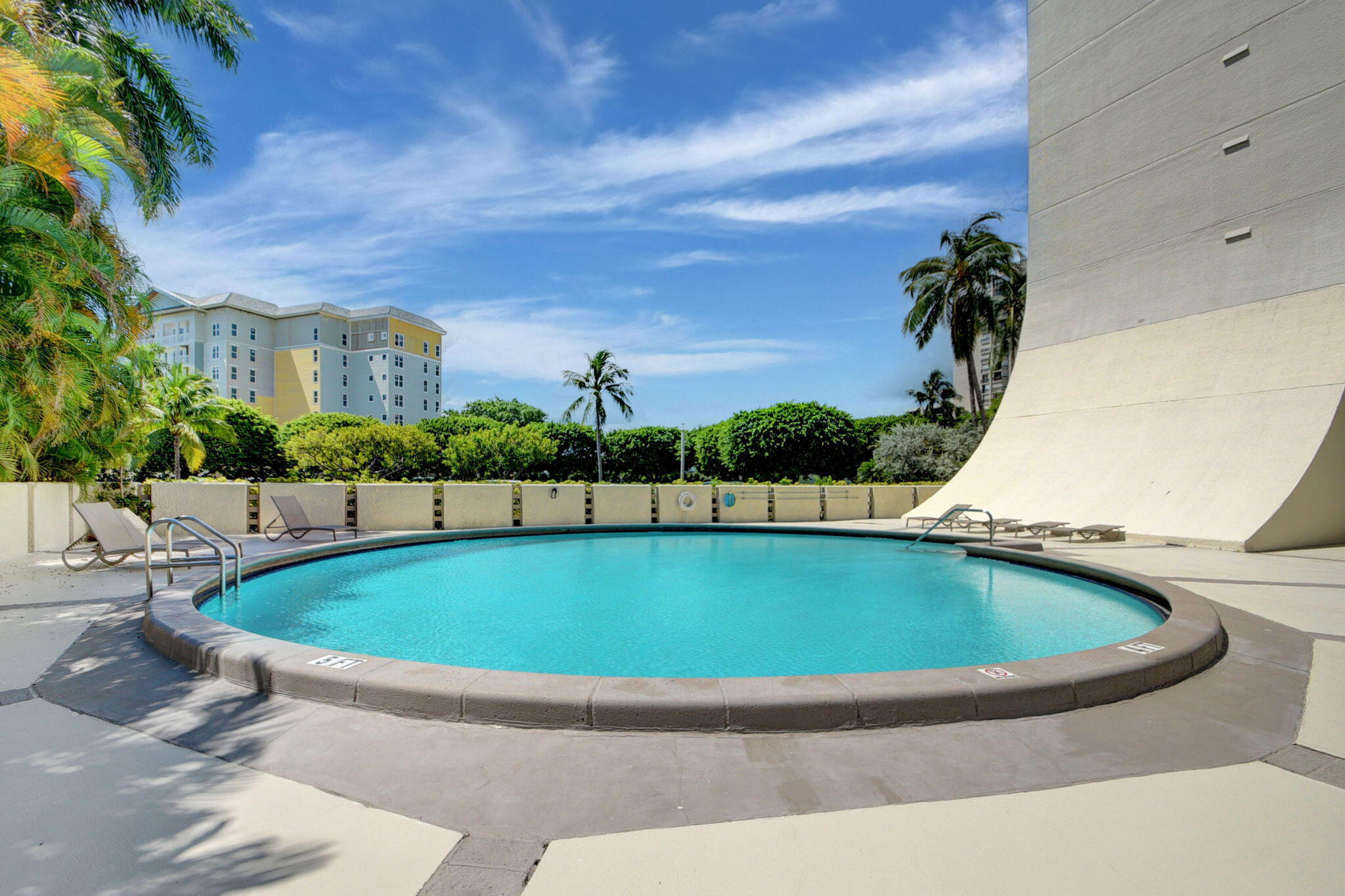 2400 Presidential Way 1903
