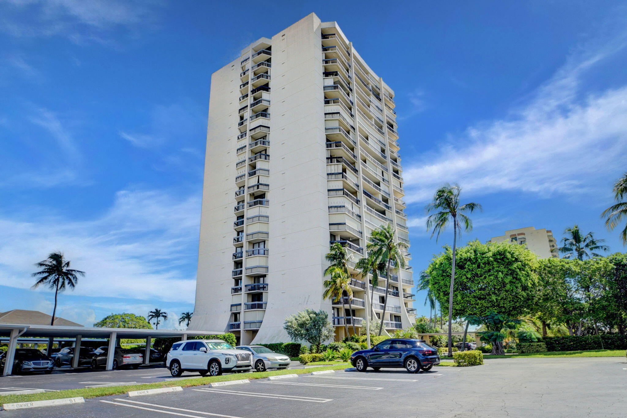 2400 Presidential Way 1903