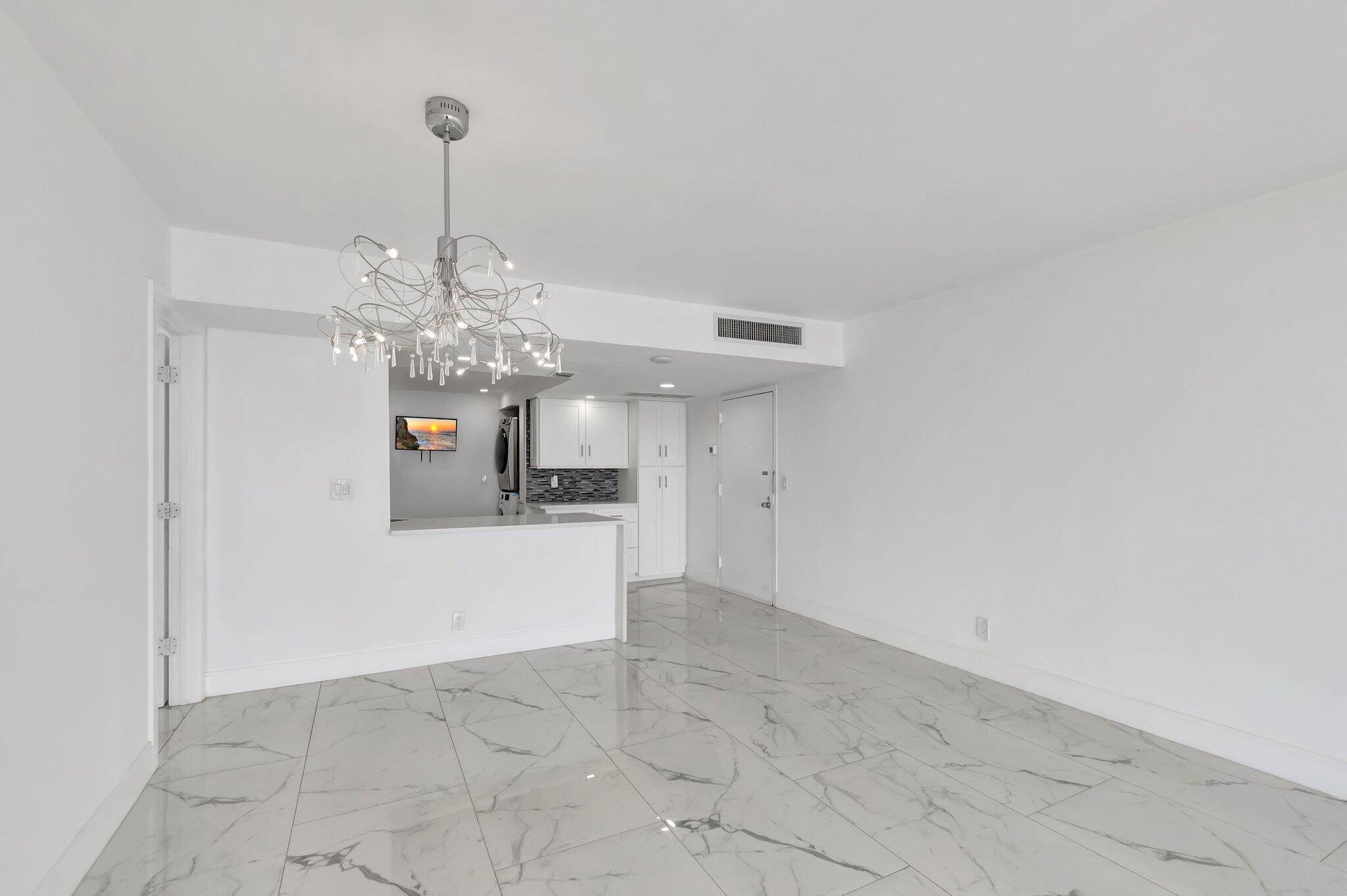 2400 Presidential Way 1903