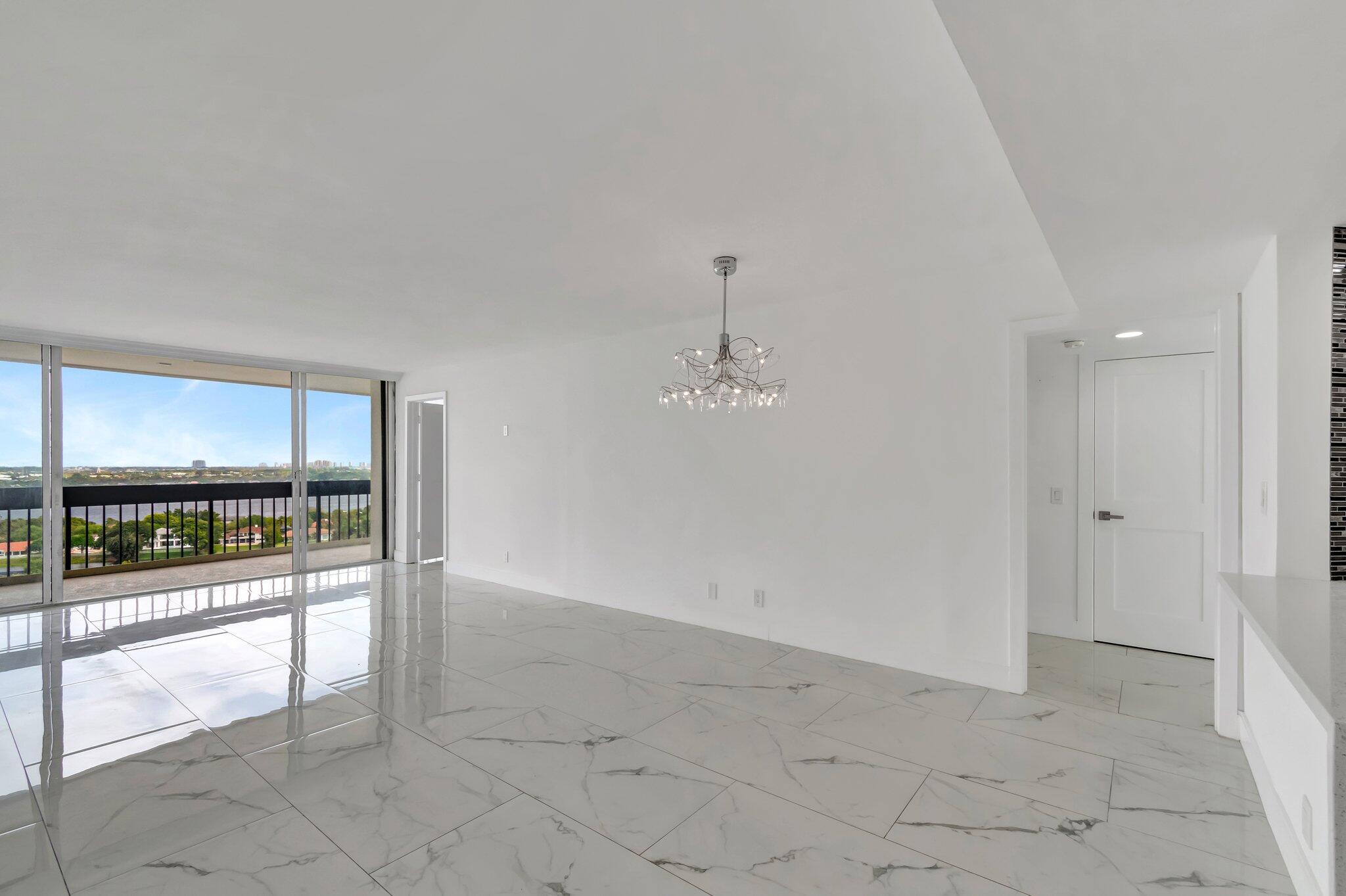 2400 Presidential Way 1903
