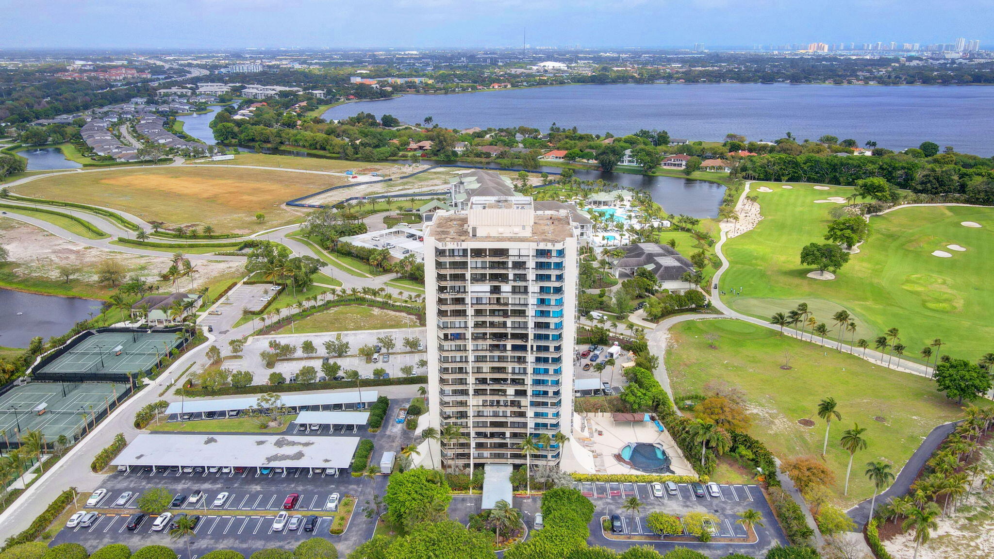 2400 Presidential Way 1903
