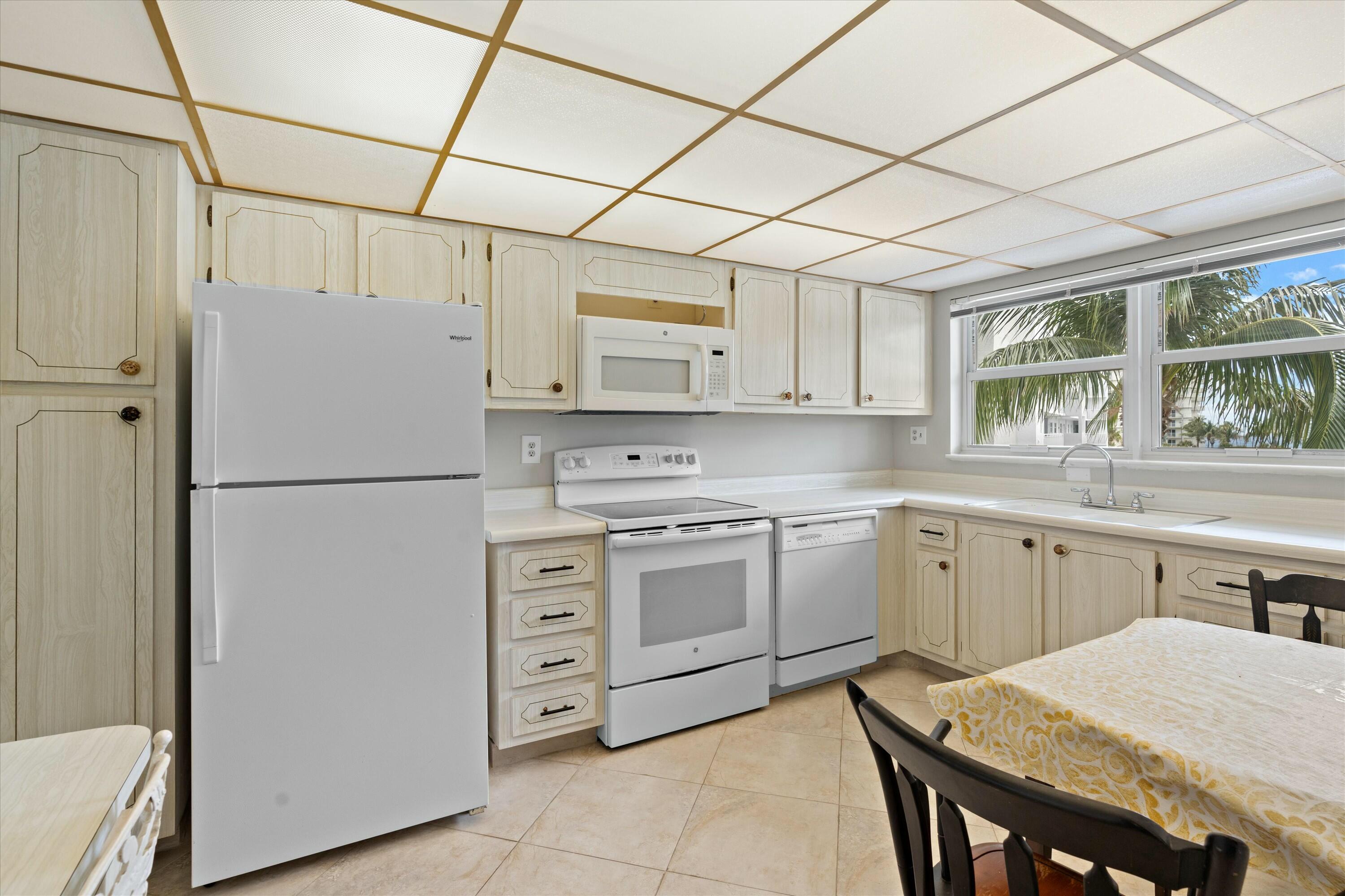 3310 S Ocean Boulevard 428-D