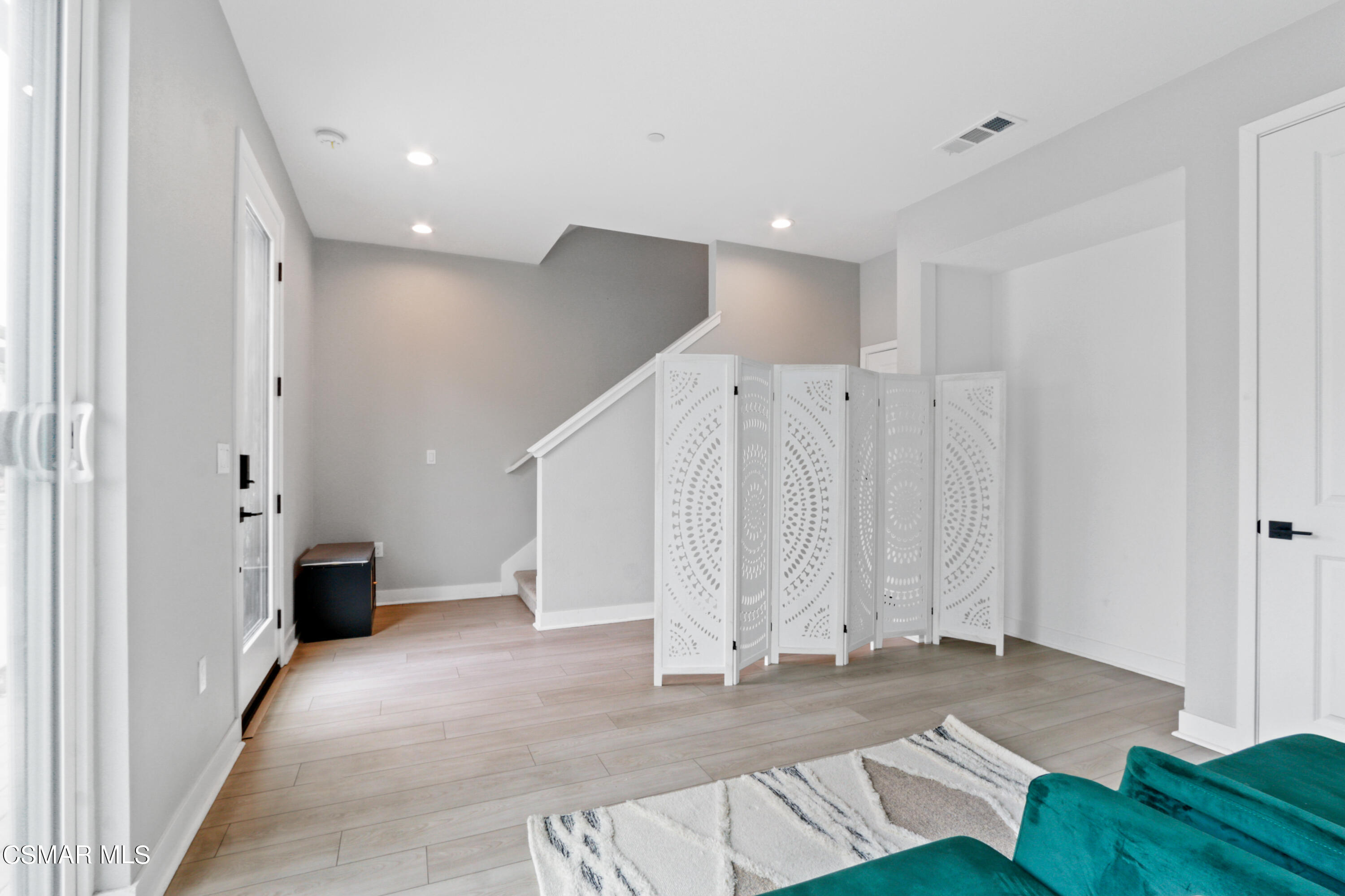 2059 W Rosecrans Avenue