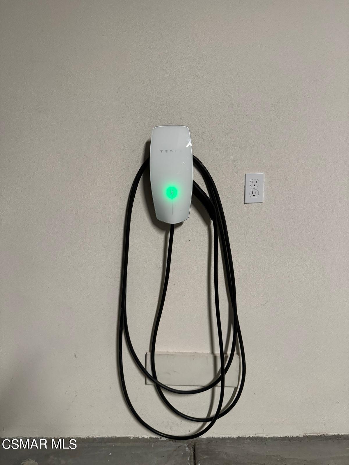 2061 W Rosecrans Avenue