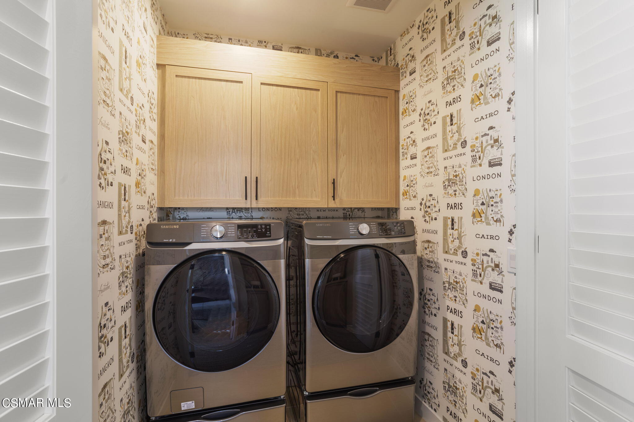 2061 W Rosecrans Avenue