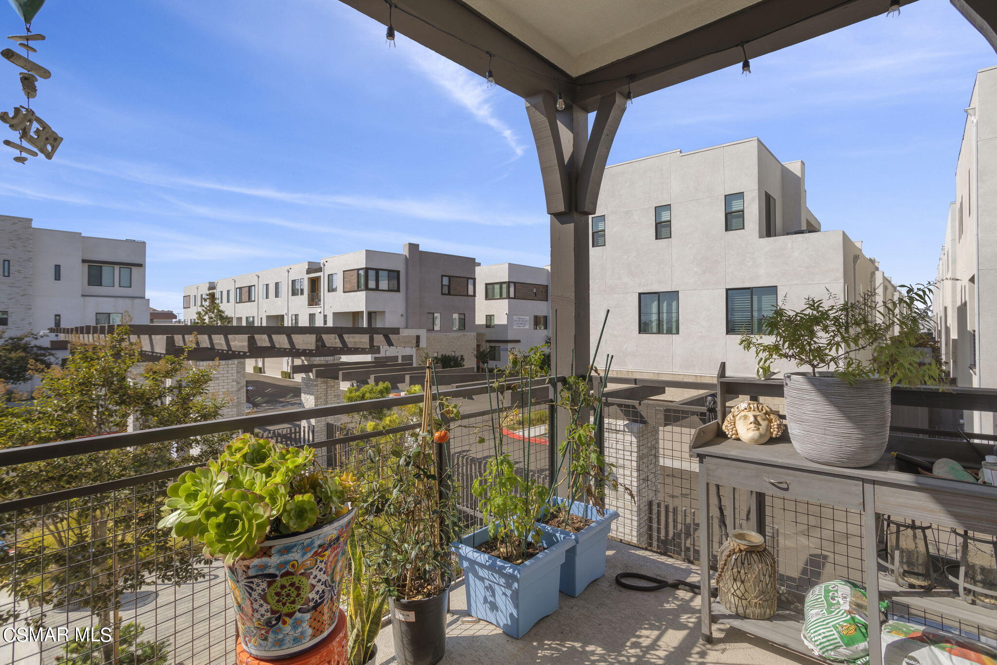 2061 W Rosecrans Avenue