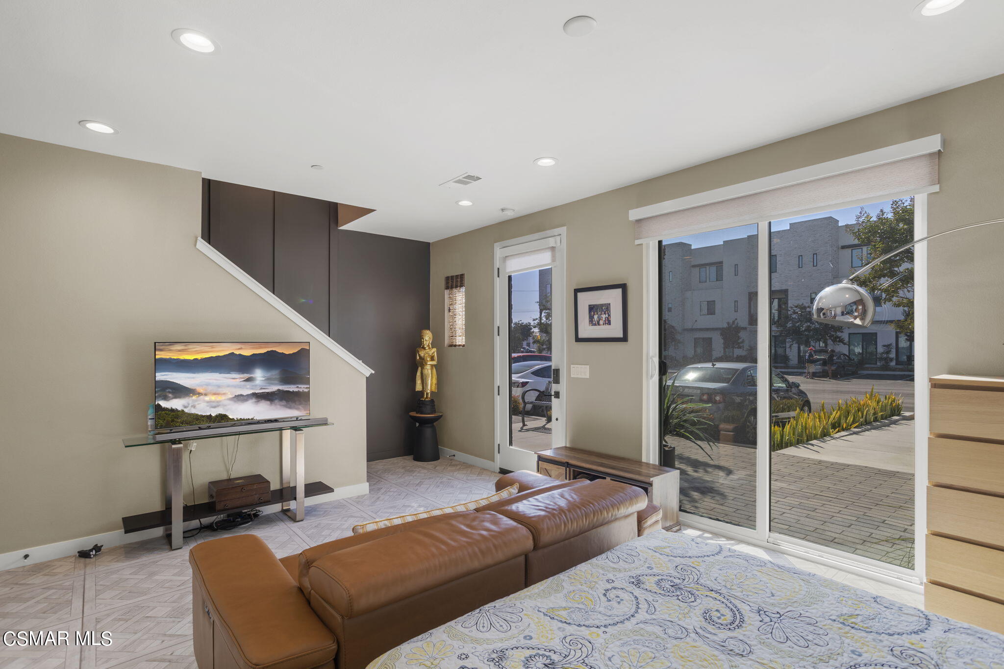 2061 W Rosecrans Avenue