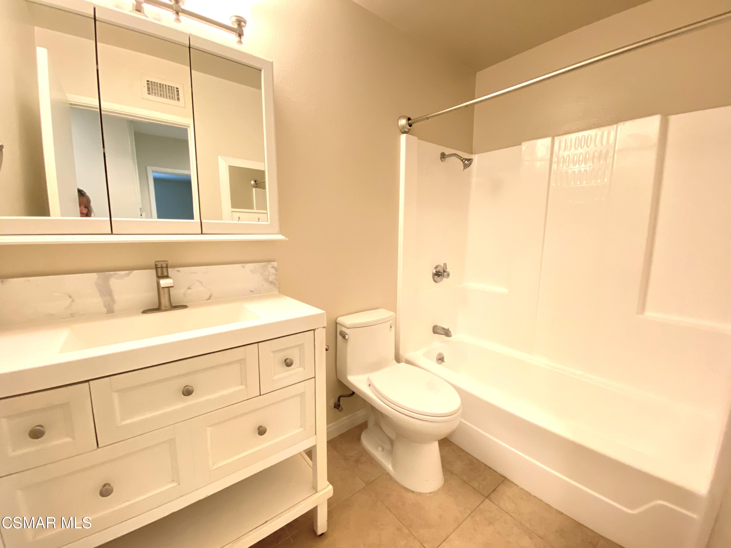 898 Silver Cloud Street