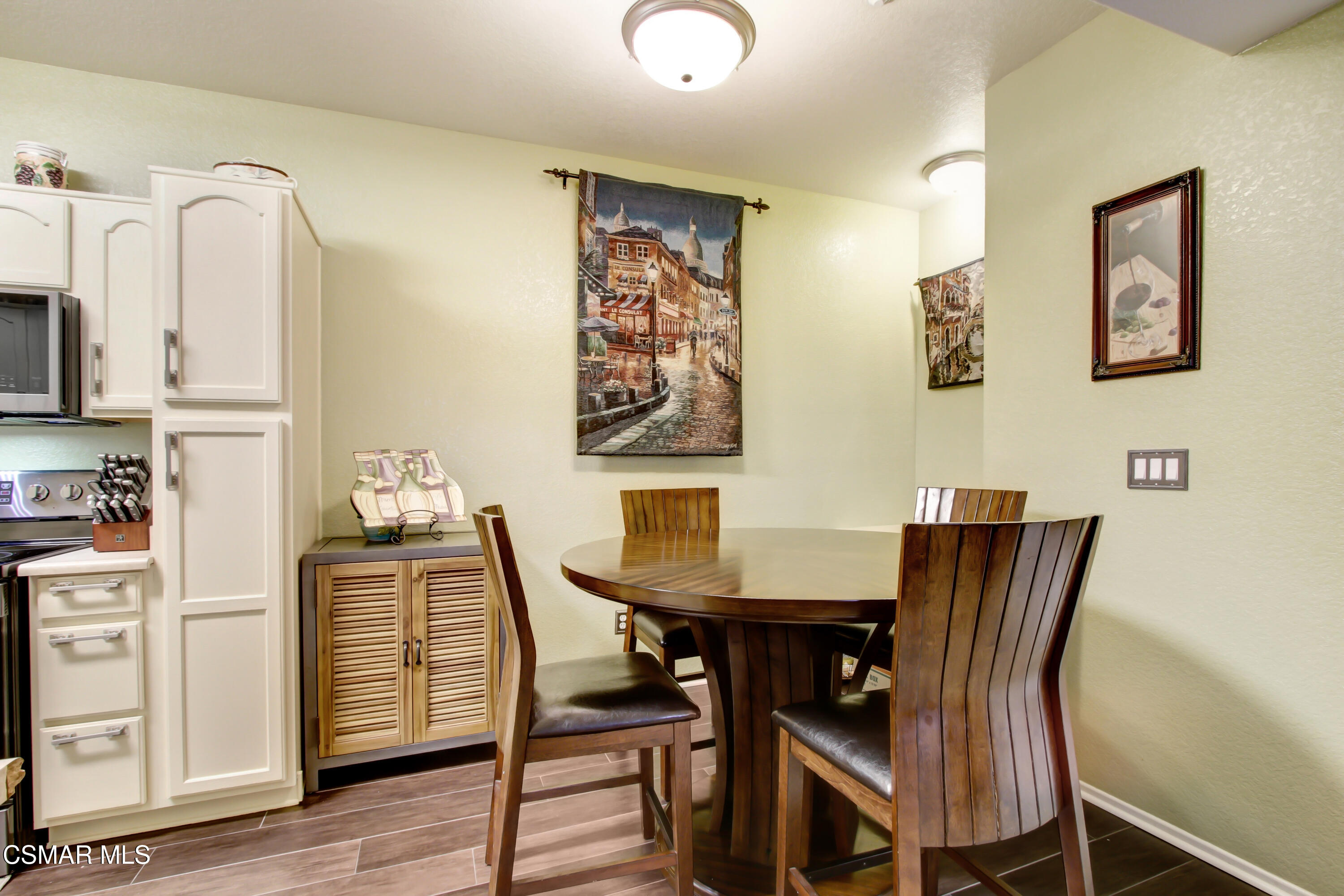 41410 Juniper Street, 1123