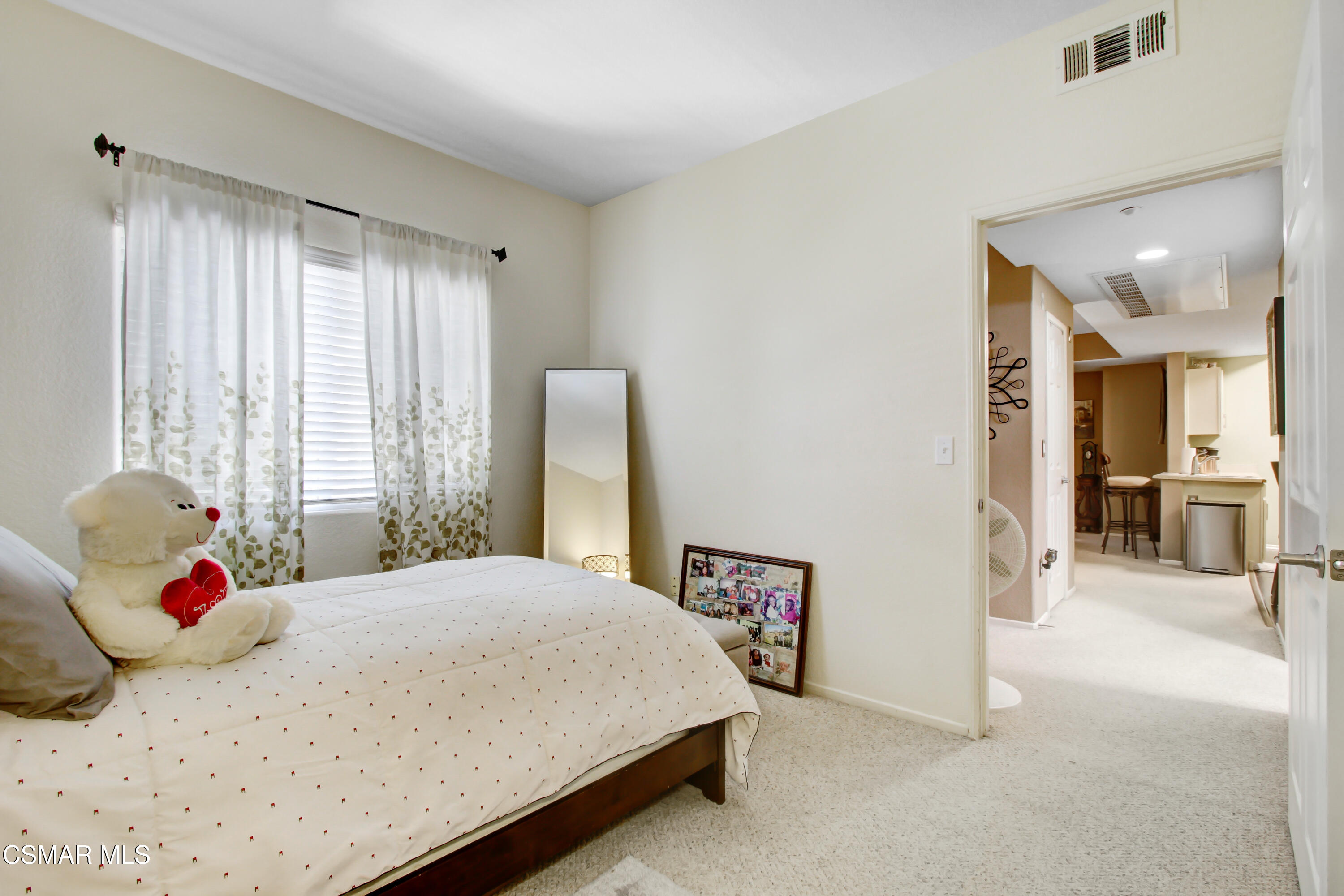 41410 Juniper Street, 1123