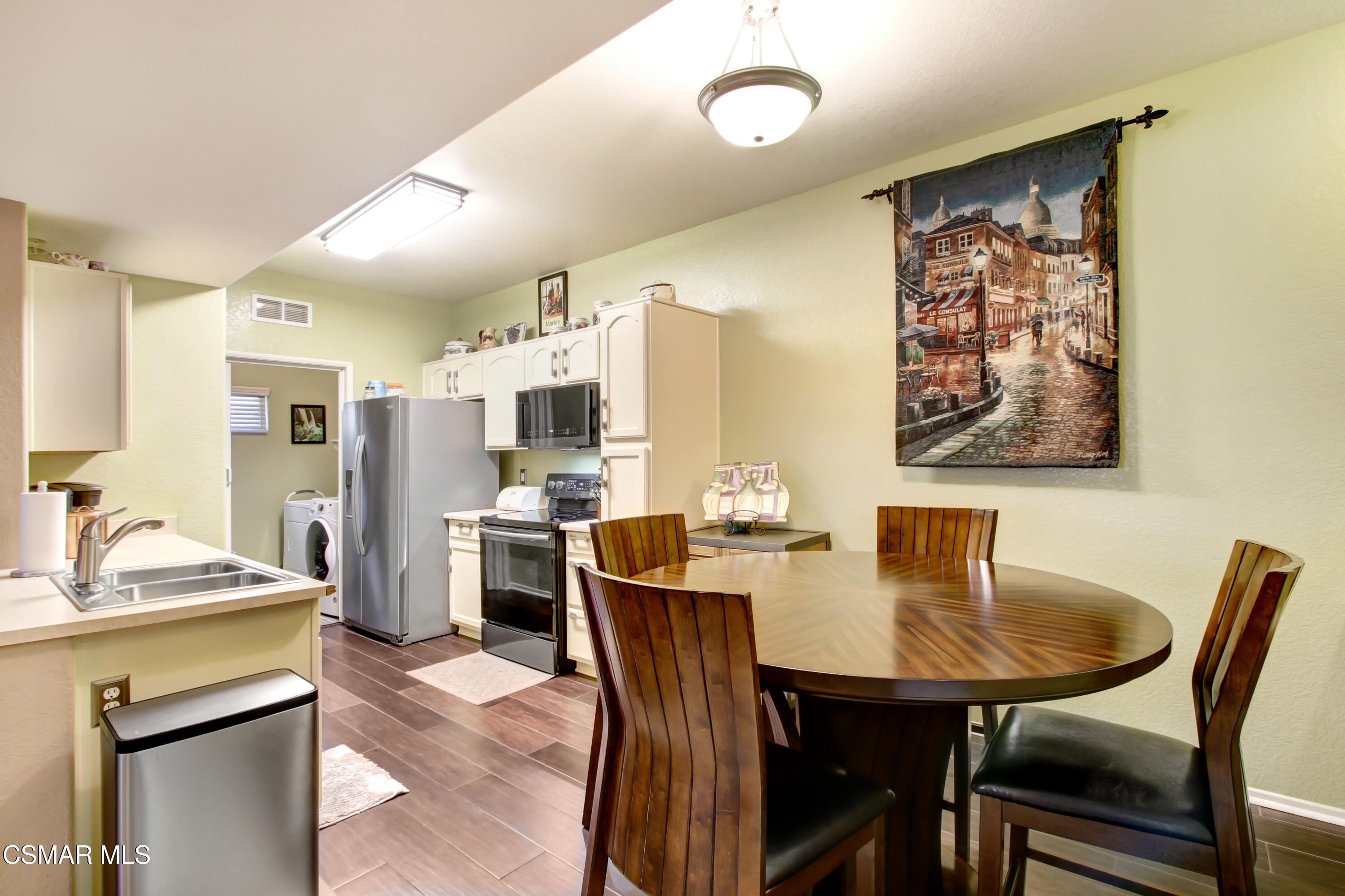 41410 Juniper Street, 1123