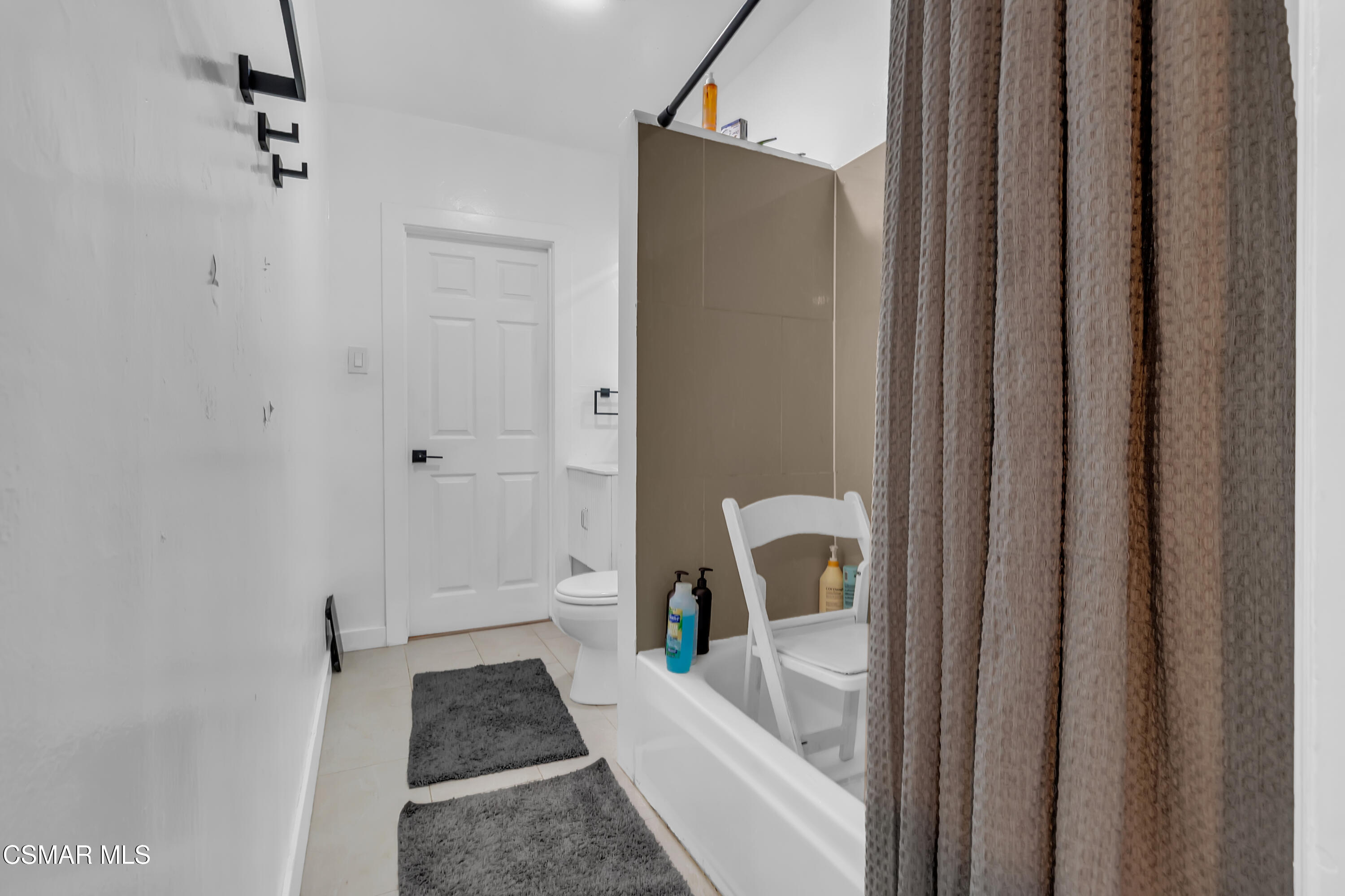 5847 S Wilton Place, 5849