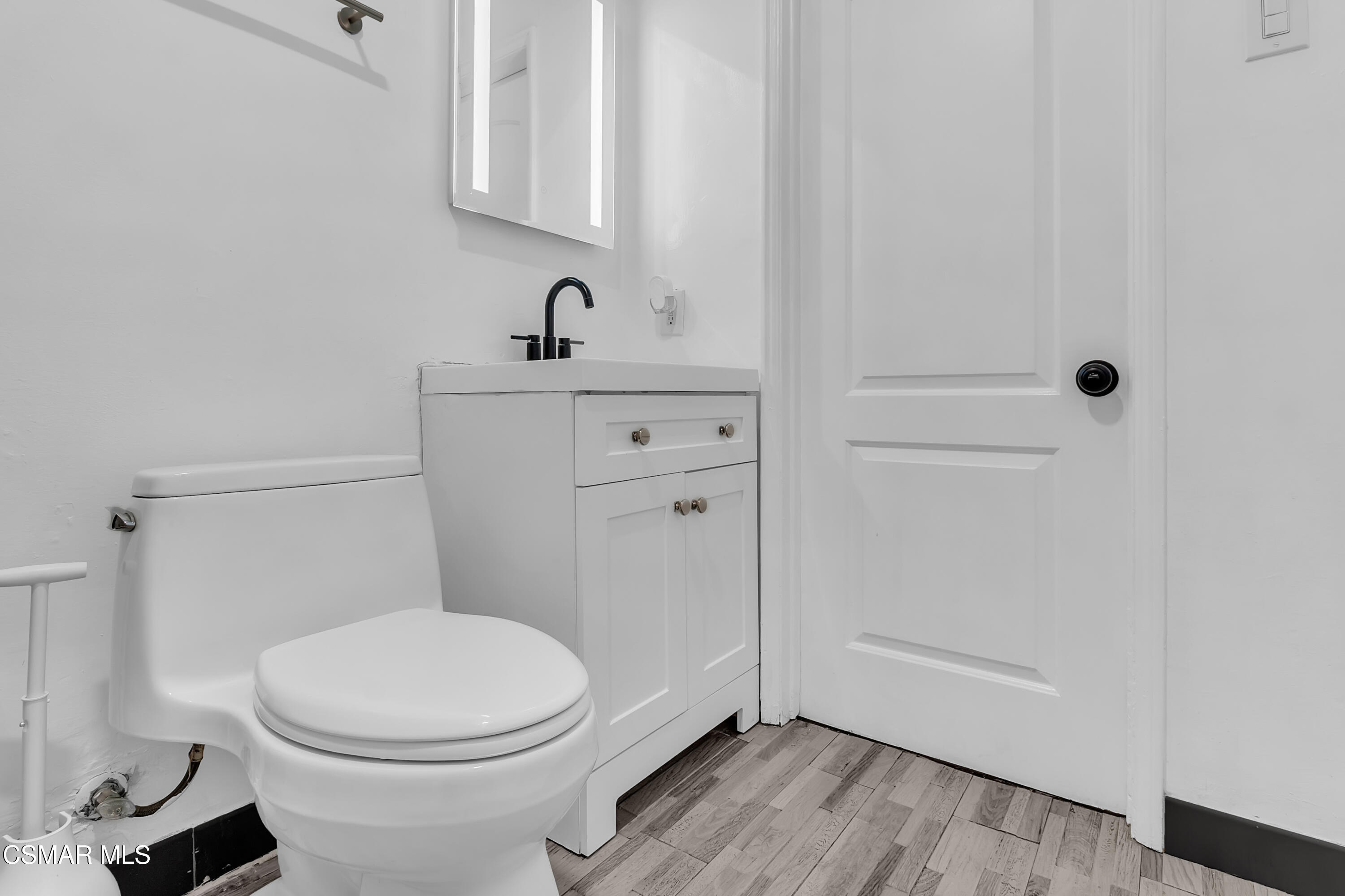 5847 S Wilton Place, 5849