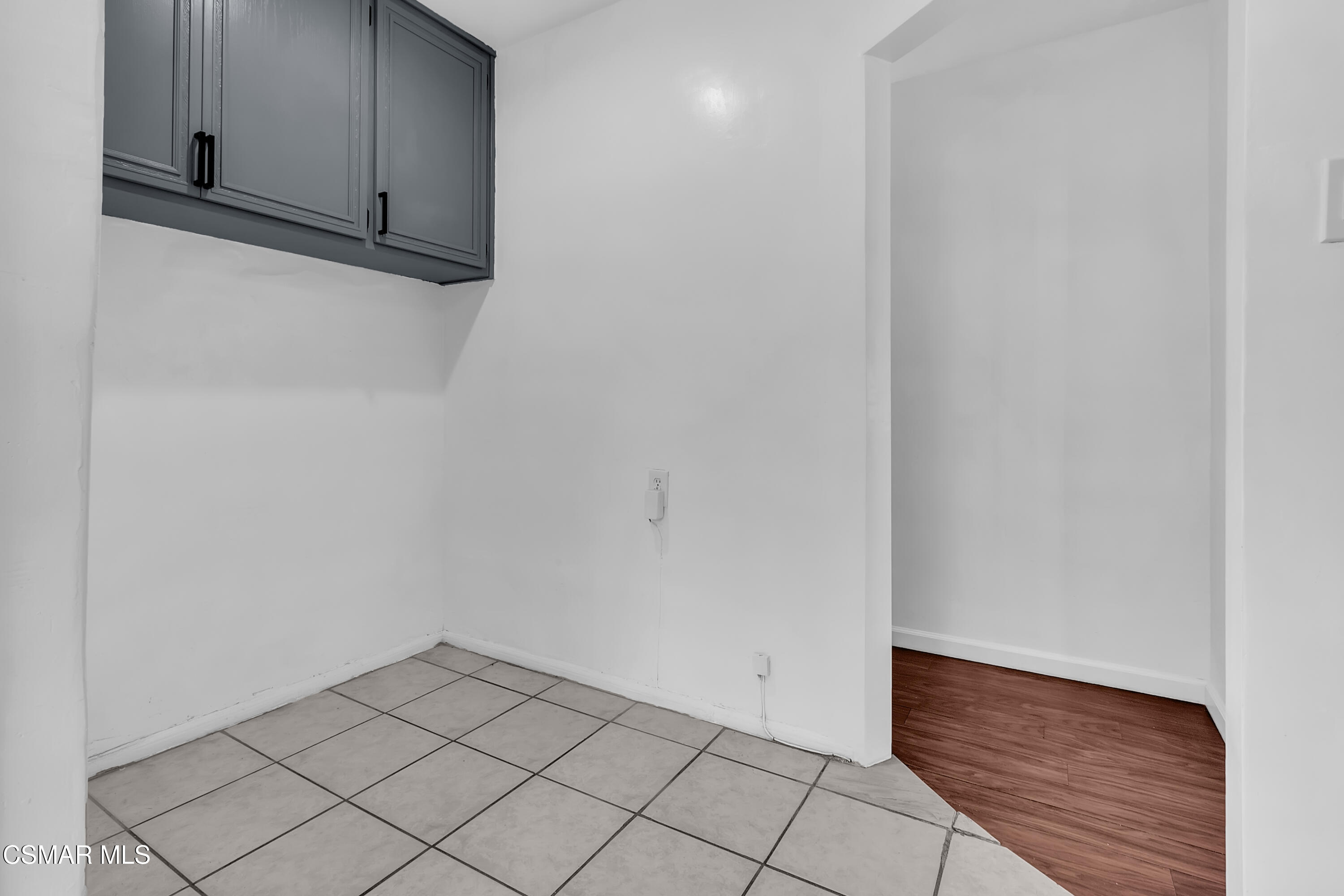 5847 S Wilton Place, 5849