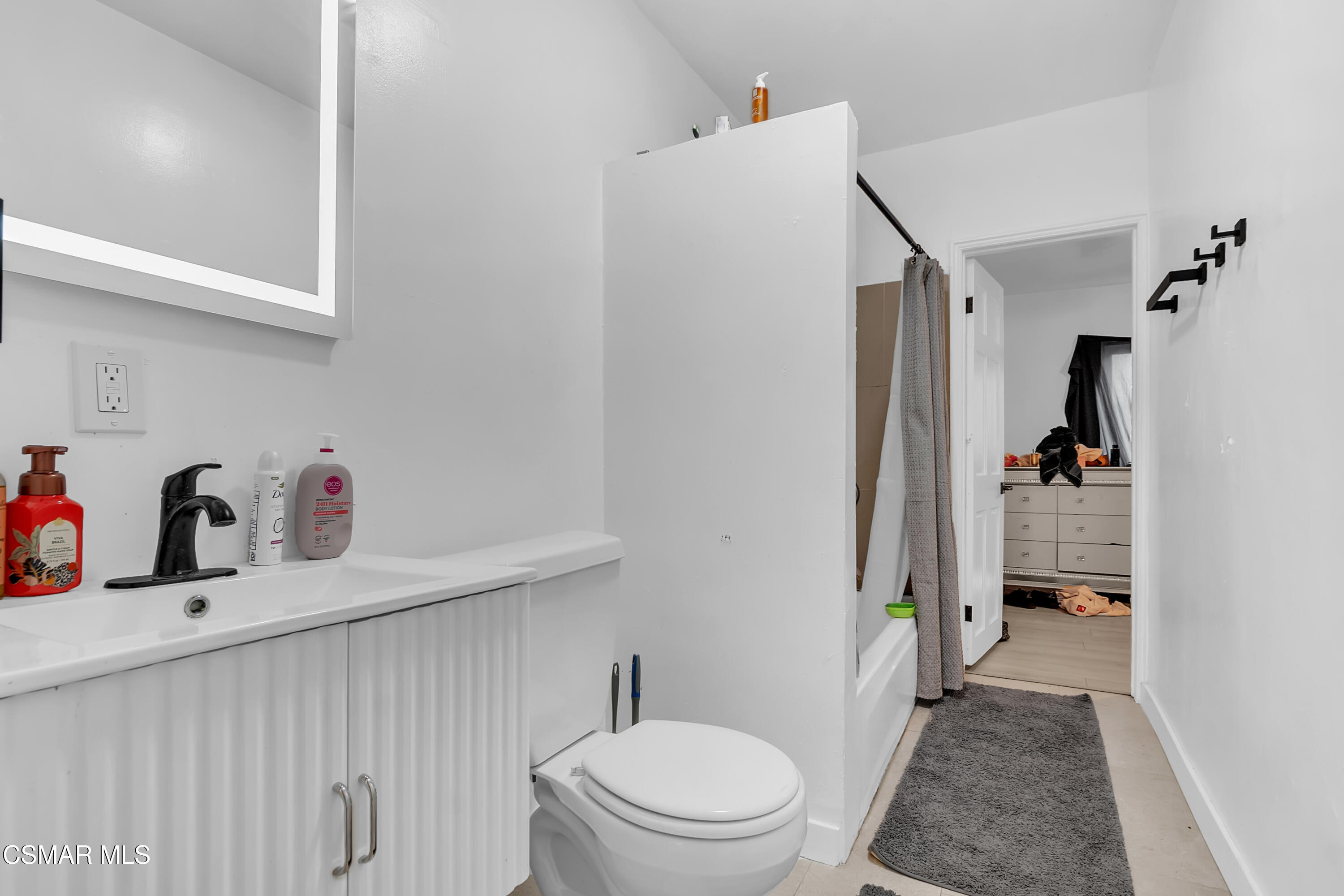 5847 S Wilton Place, 5849