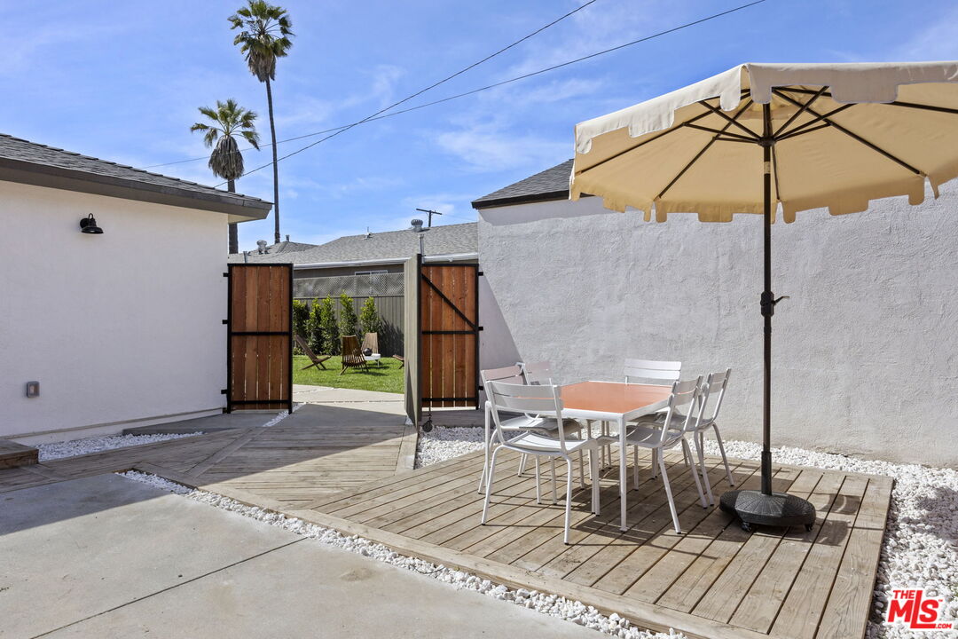 3908 Bentley Ave