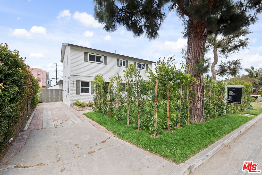 3908 Bentley Ave