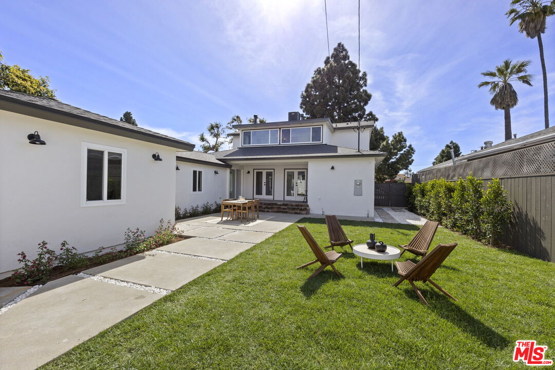 3908 Bentley Ave