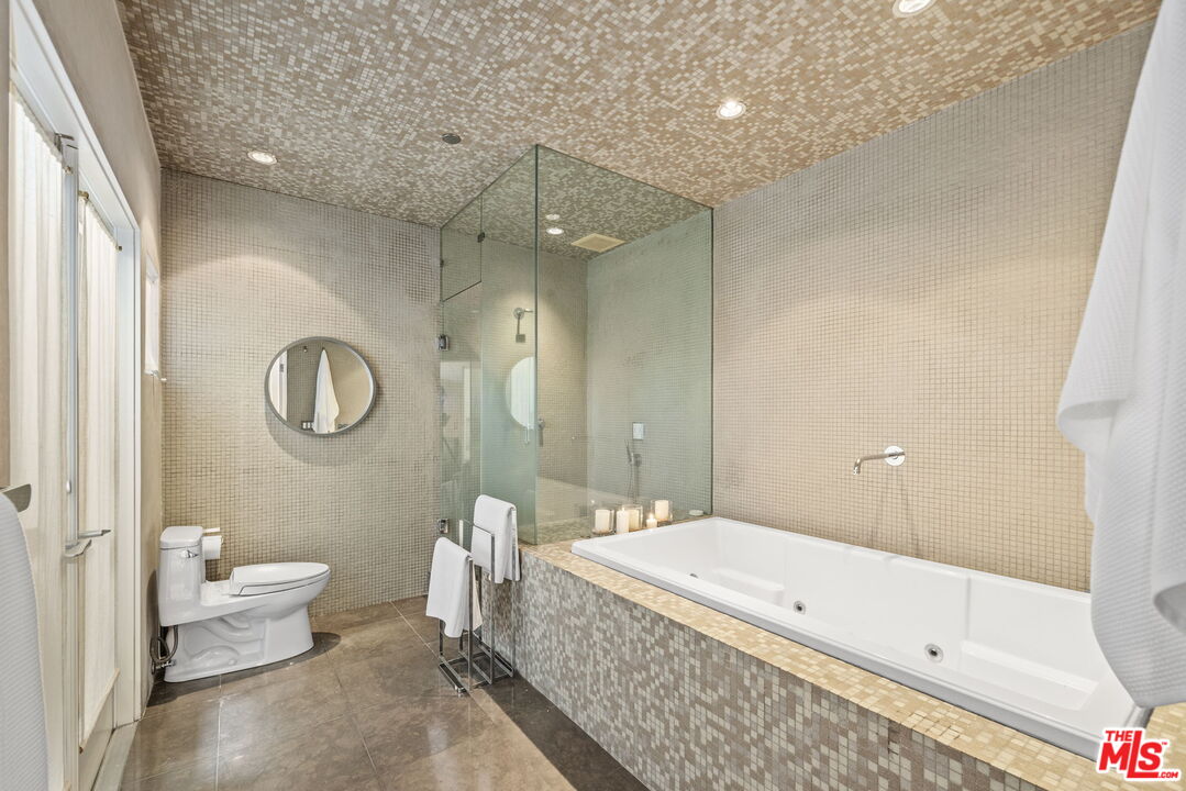 2115 3rd St Unit: 203