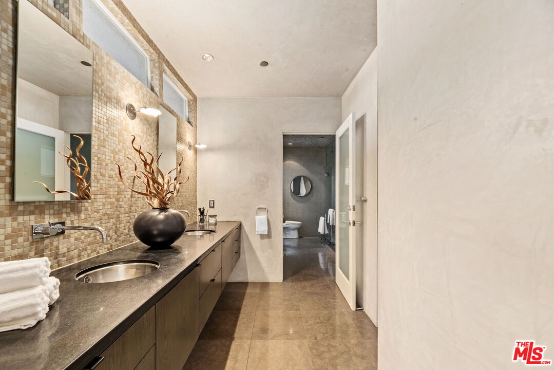 2115 3rd St Unit: 203