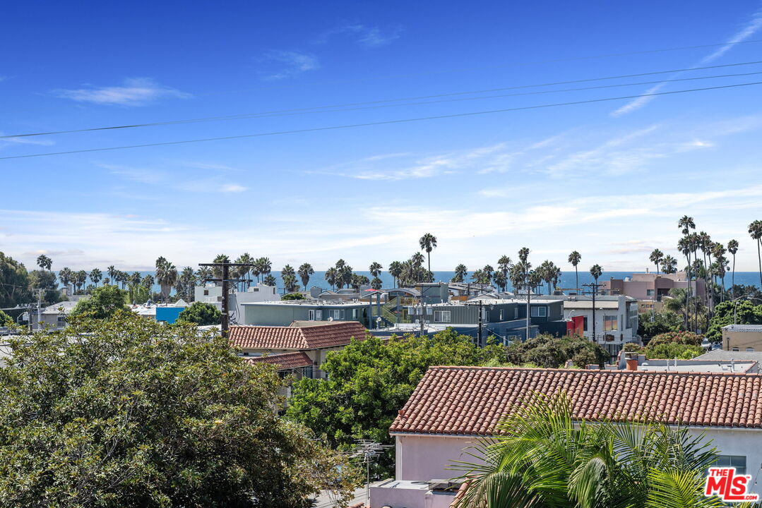 2115 3rd St Unit: 203