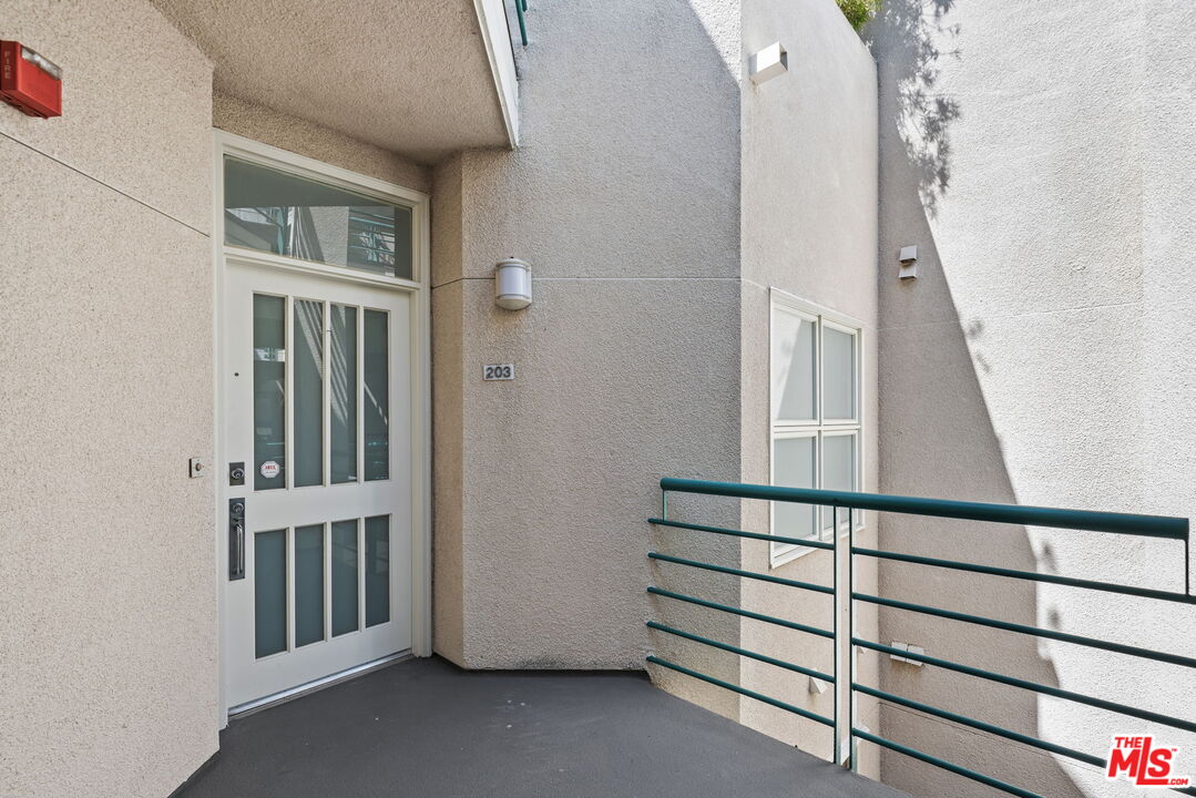 2115 3rd St Unit: 203