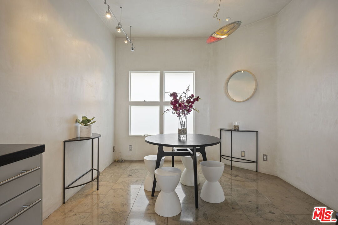 2115 3rd St Unit: 203