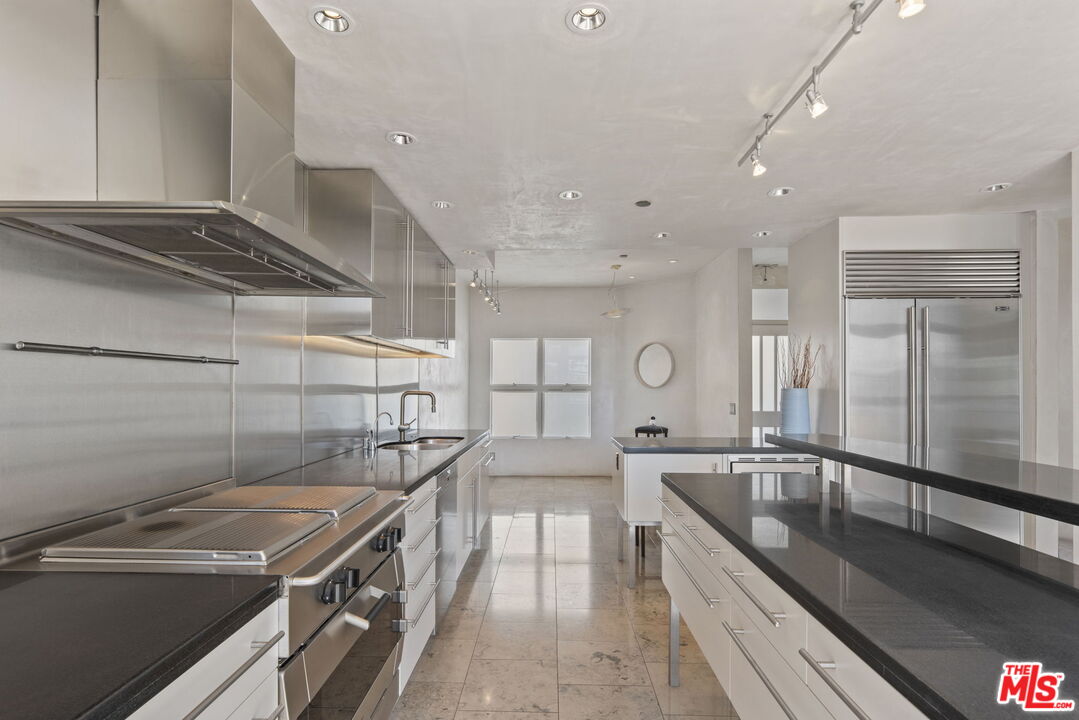 2115 3rd St Unit: 203