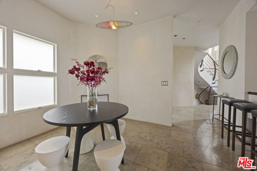 2115 3rd St Unit: 203