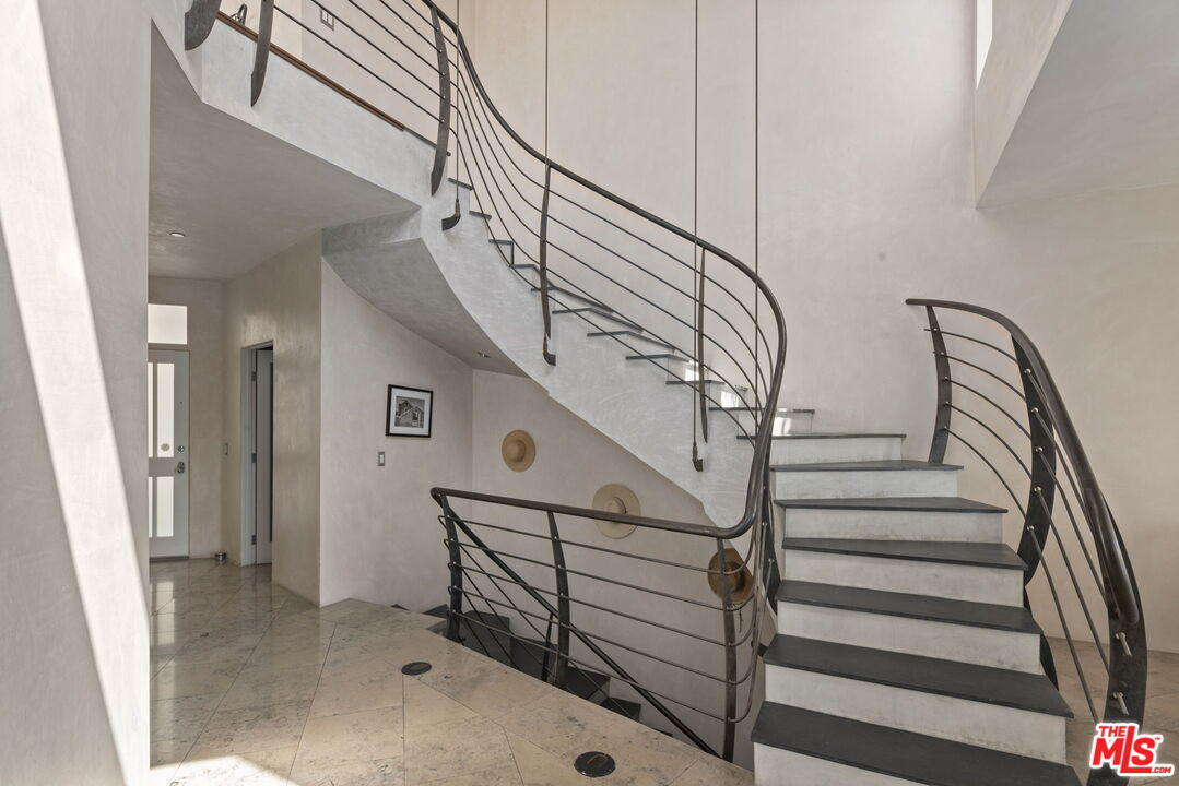 2115 3rd St Unit: 203