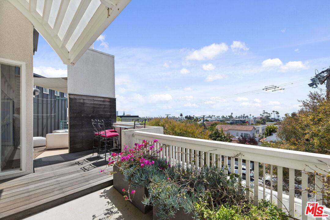 2115 3rd St Unit: 203