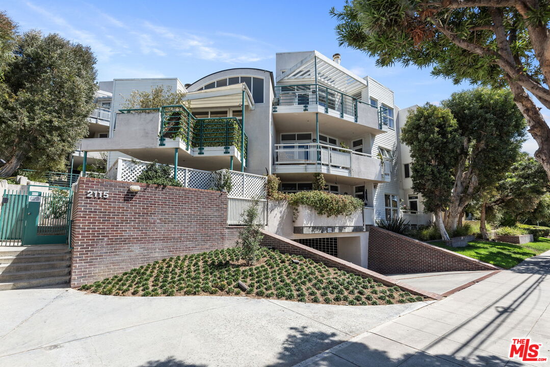 2115 3rd St Unit: 203