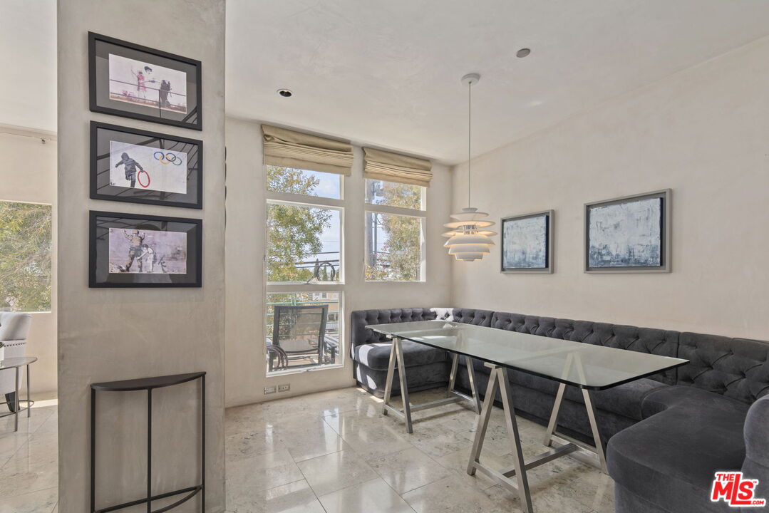 2115 3rd St Unit: 203