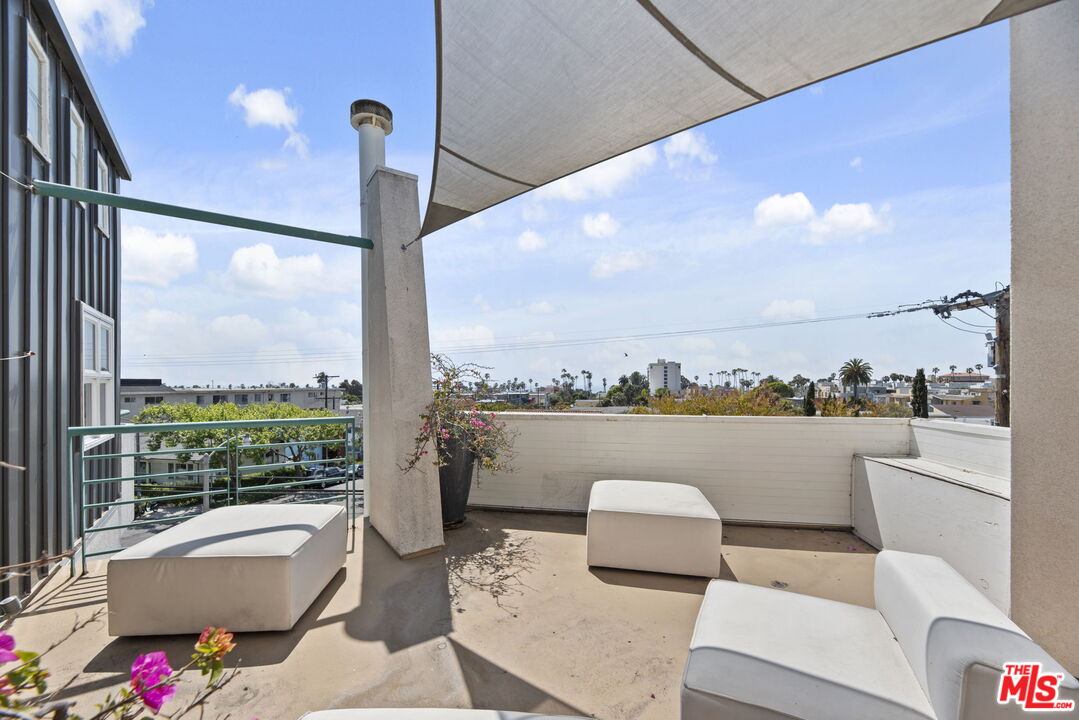 2115 3rd St Unit: 203