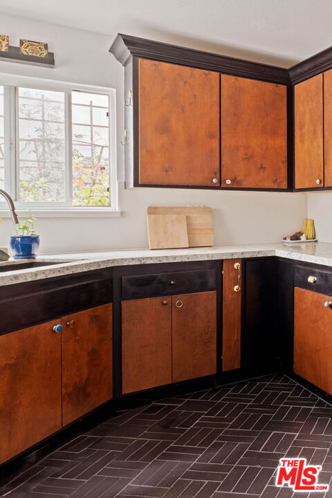 1014 9th St Unit: 1