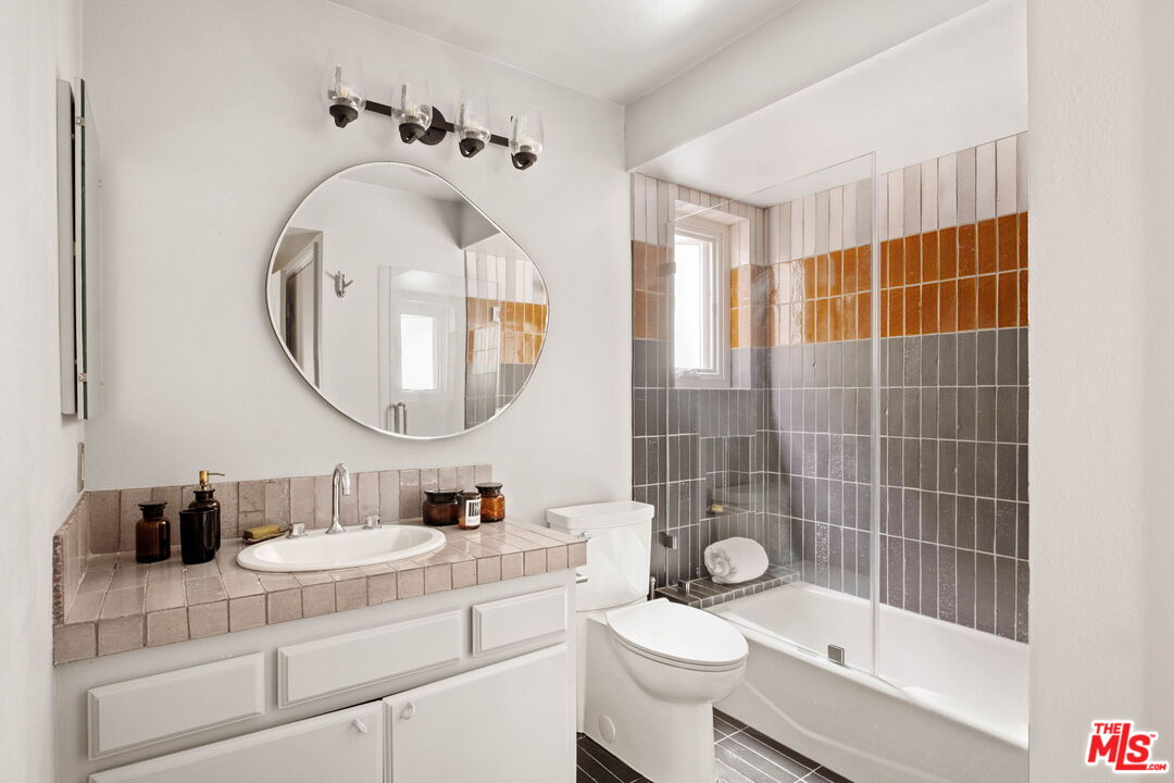 1014 9th St Unit: 1