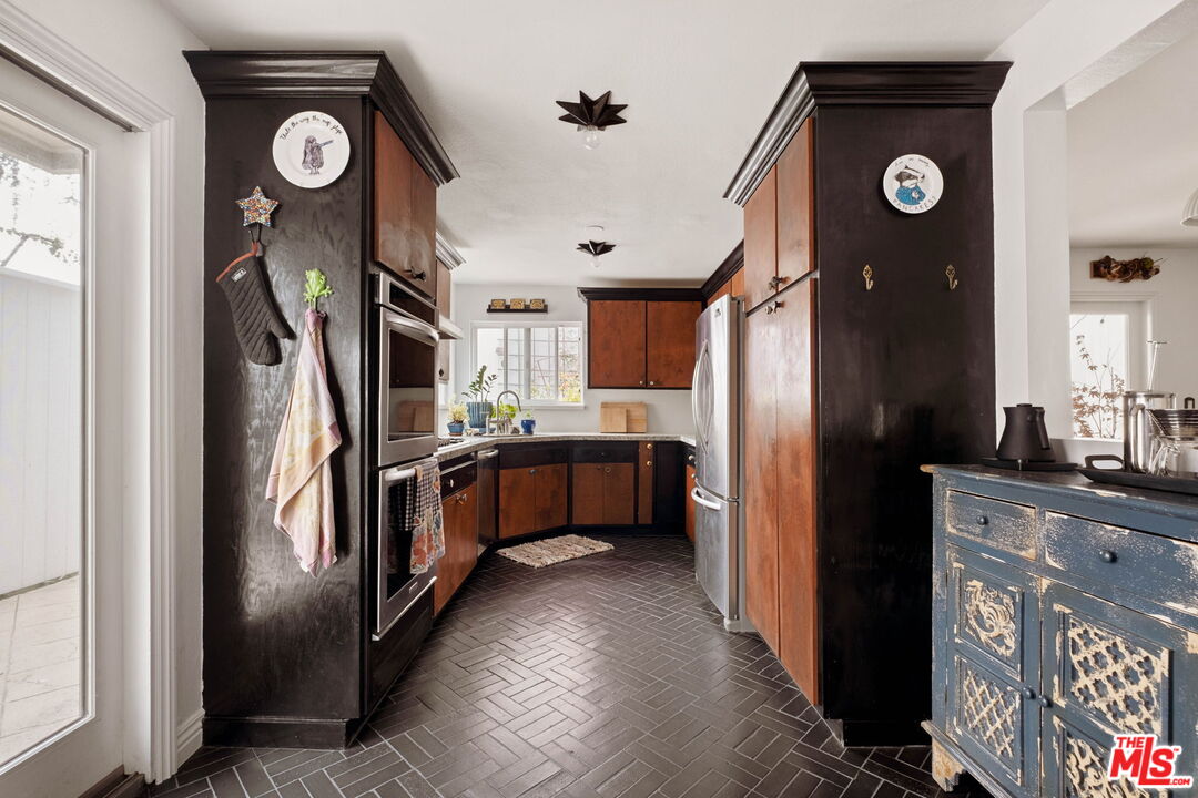 1014 9th St Unit: 1