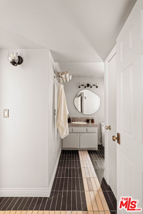 1014 9th St Unit: 1