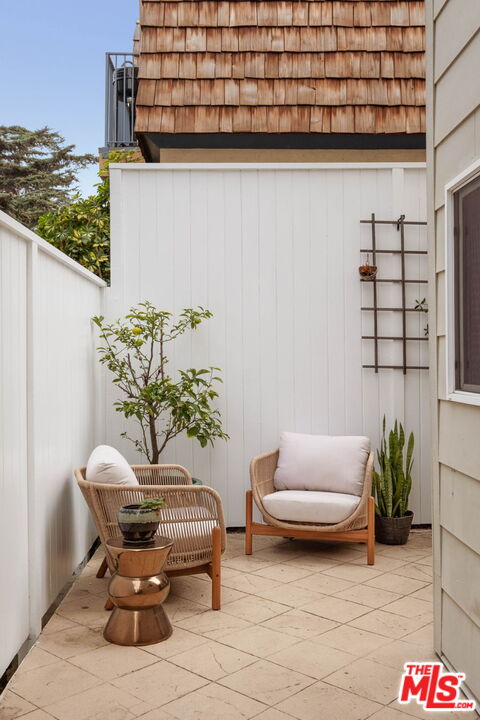 1014 9th St Unit: 1