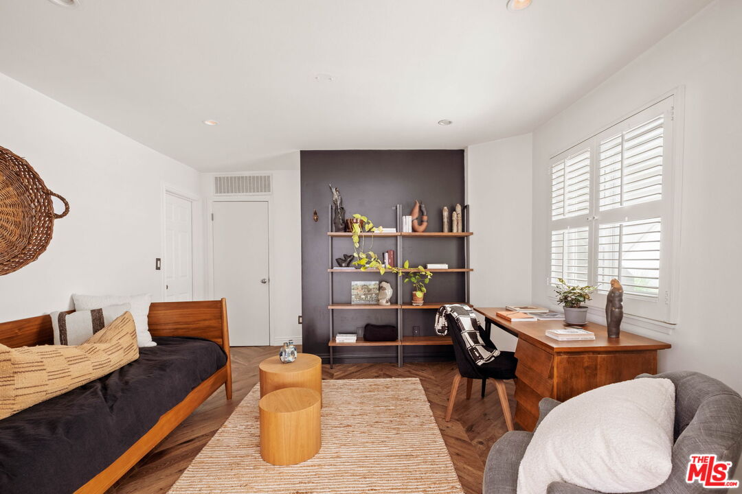 1014 9th St Unit: 1
