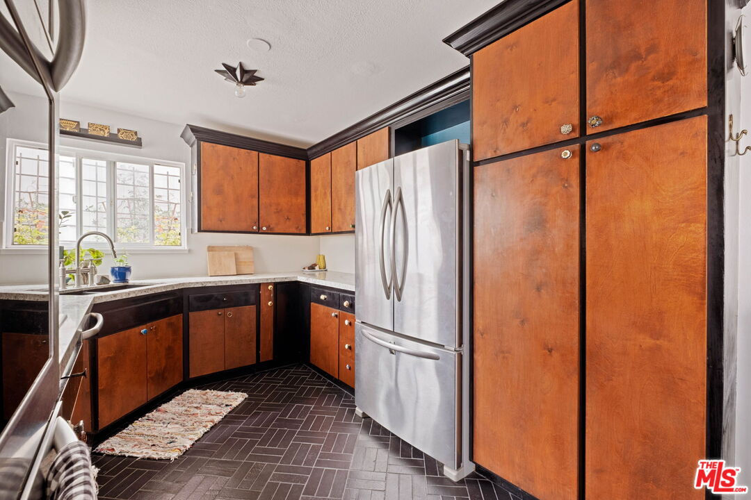 1014 9th St Unit: 1