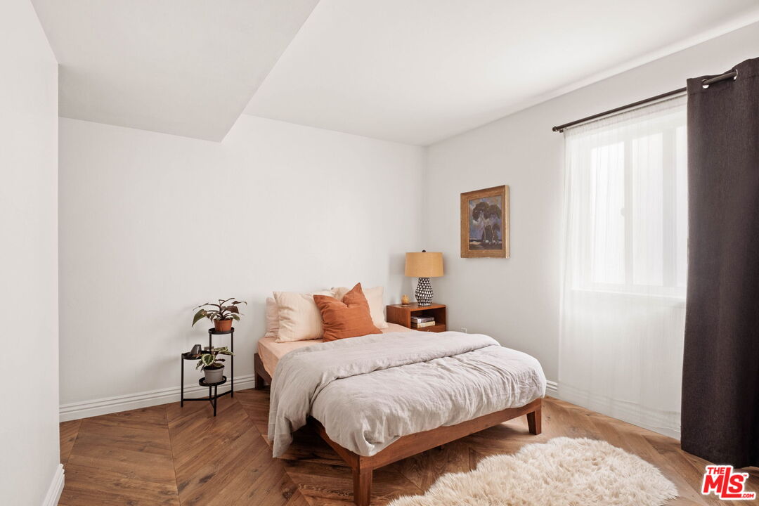 1014 9th St Unit: 1