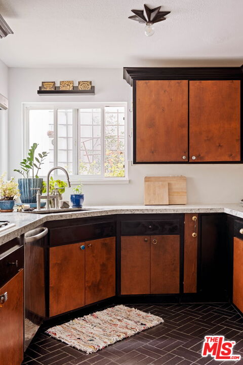 1014 9th St Unit: 1
