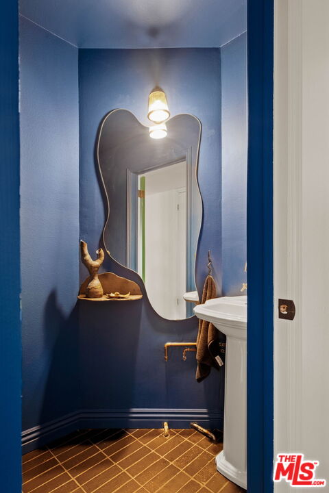 1014 9th St Unit: 1