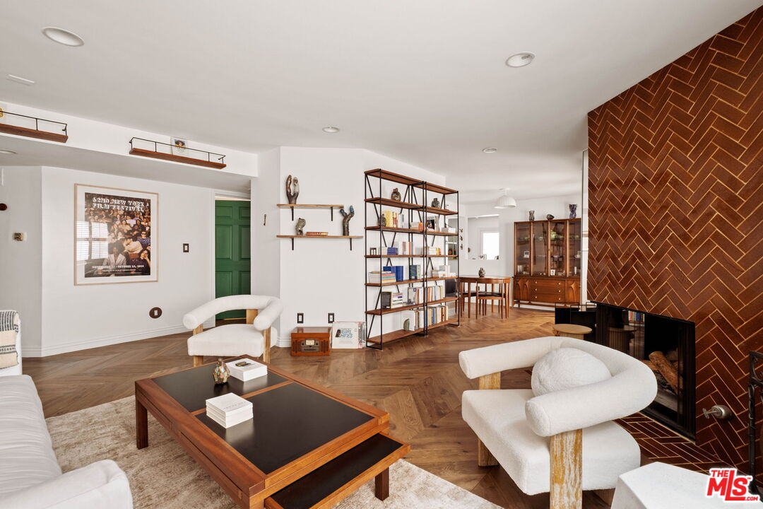 1014 9th St Unit: 1